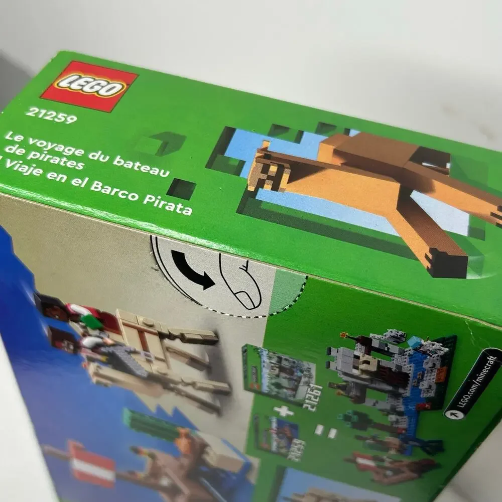 LEGO Minecraft 21259 The Pirate Ship Voyage 166 Pieces New Sealed Box